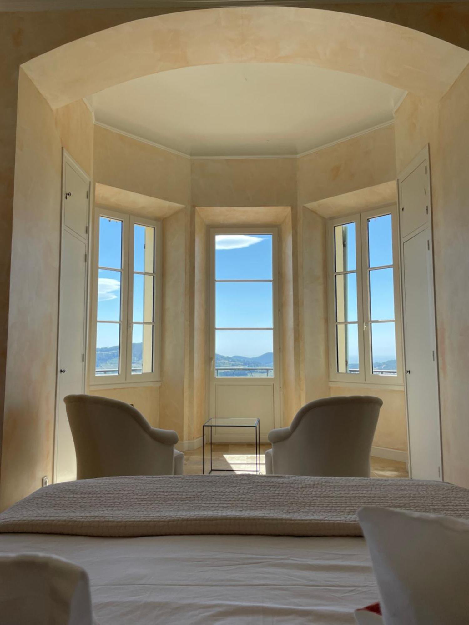 Le Chateau Des Costes Ле Кастеле Екстериор снимка